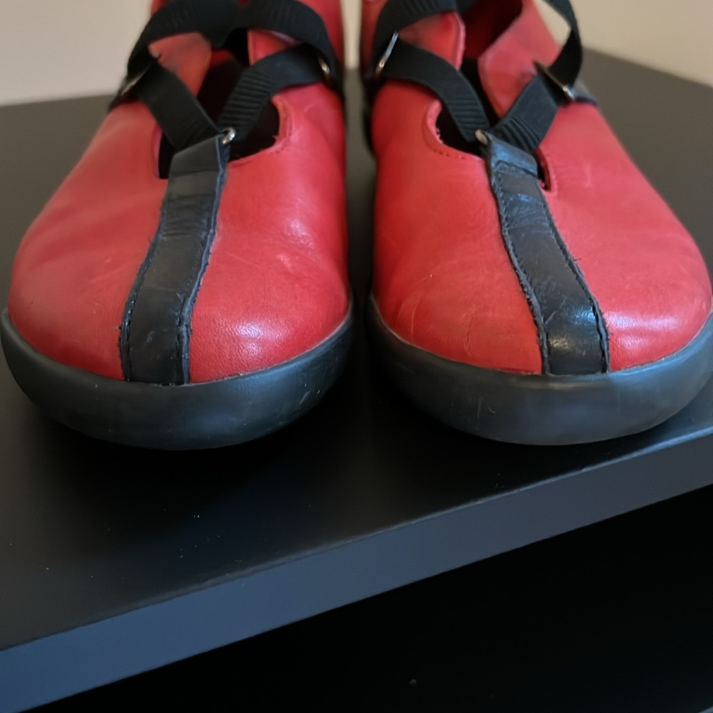 Arche red and black size 8 ballerina flats - Picture 5 of 7